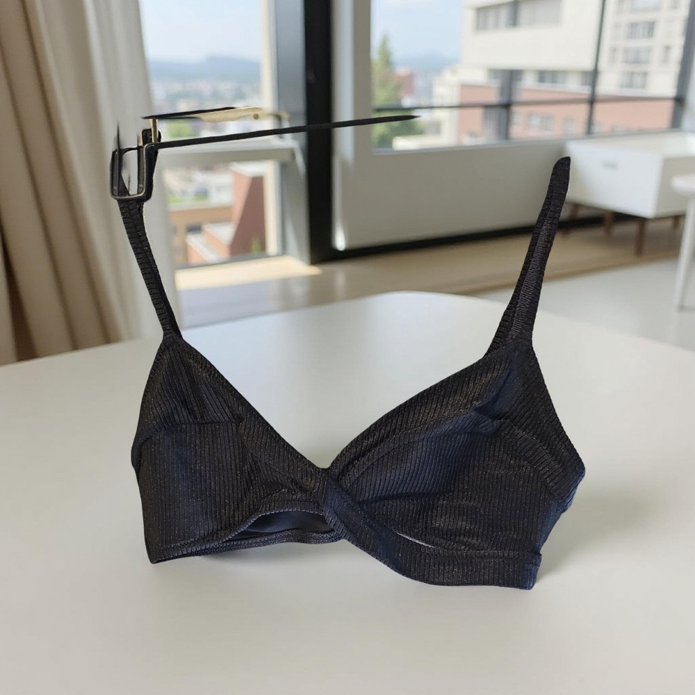 1 New Aerie Black Swim Bra with Adjustable Straps size medium